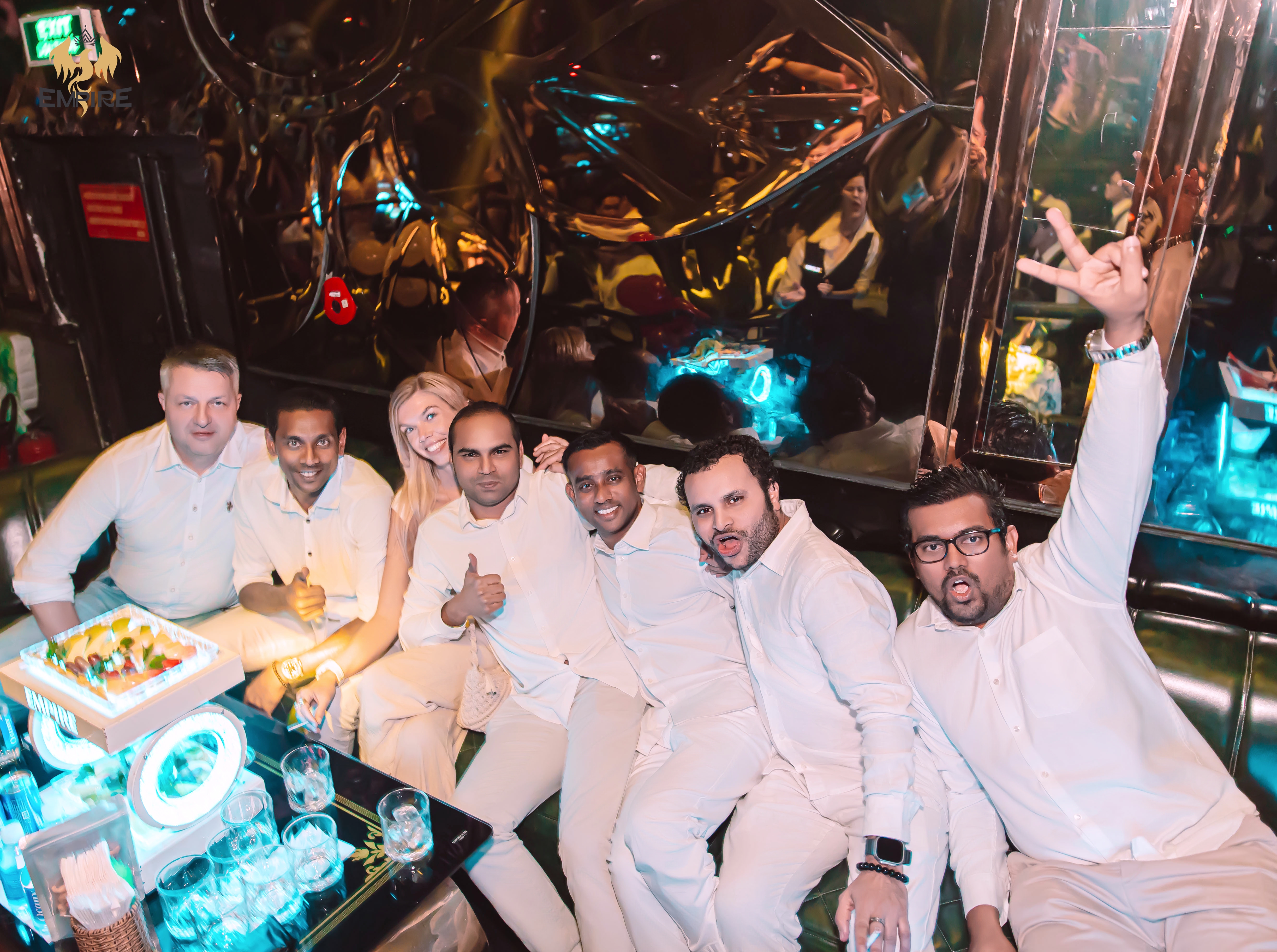 EMPIRE CLUB – TẠI ĐÂY, TỪNG GIÂY TỪNG PHÚT ĐỀU LÀ MỘT MÀN TRÌNH DIỄN