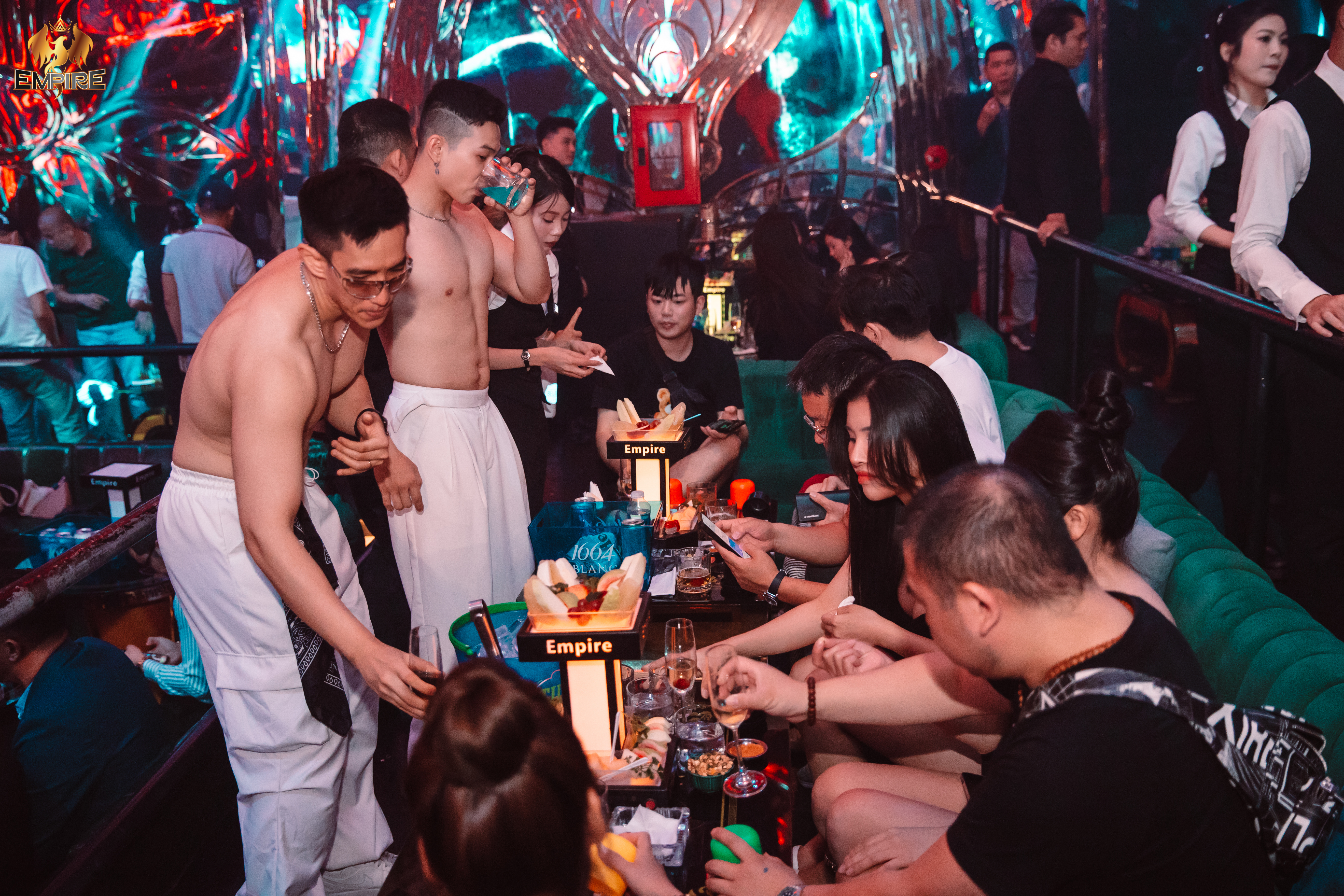 EMPIRE CLUB – BÙNG CHÁY CẢM XÚC, ĐỈNH CAO GIẢI TRÍ!