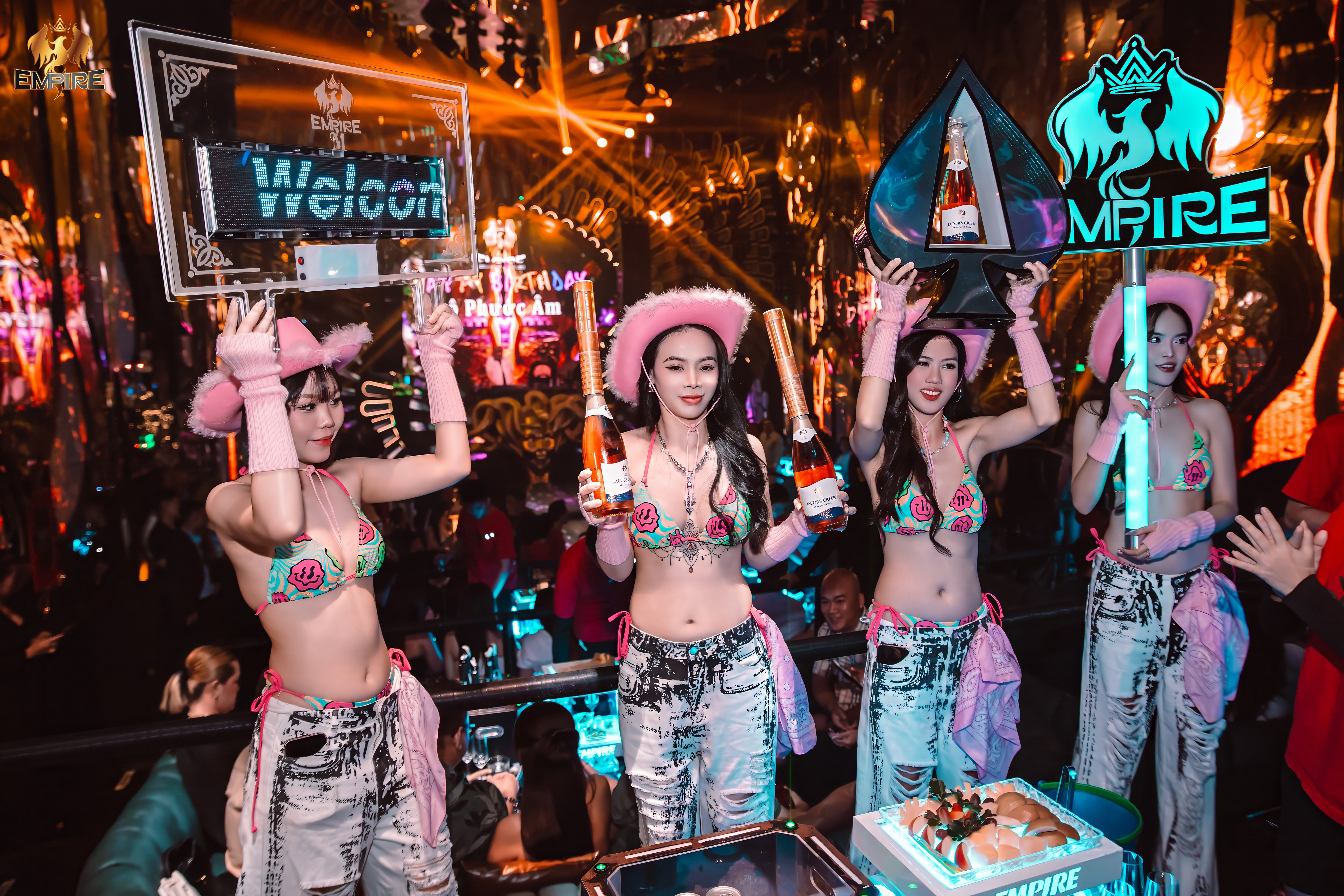 EMPIRE CLUB – ĐIỂM ĐẾN CỦA NHỮNG LINH HỒN RỰC CHÁY TRONG ĐÊM SÀI GÒN