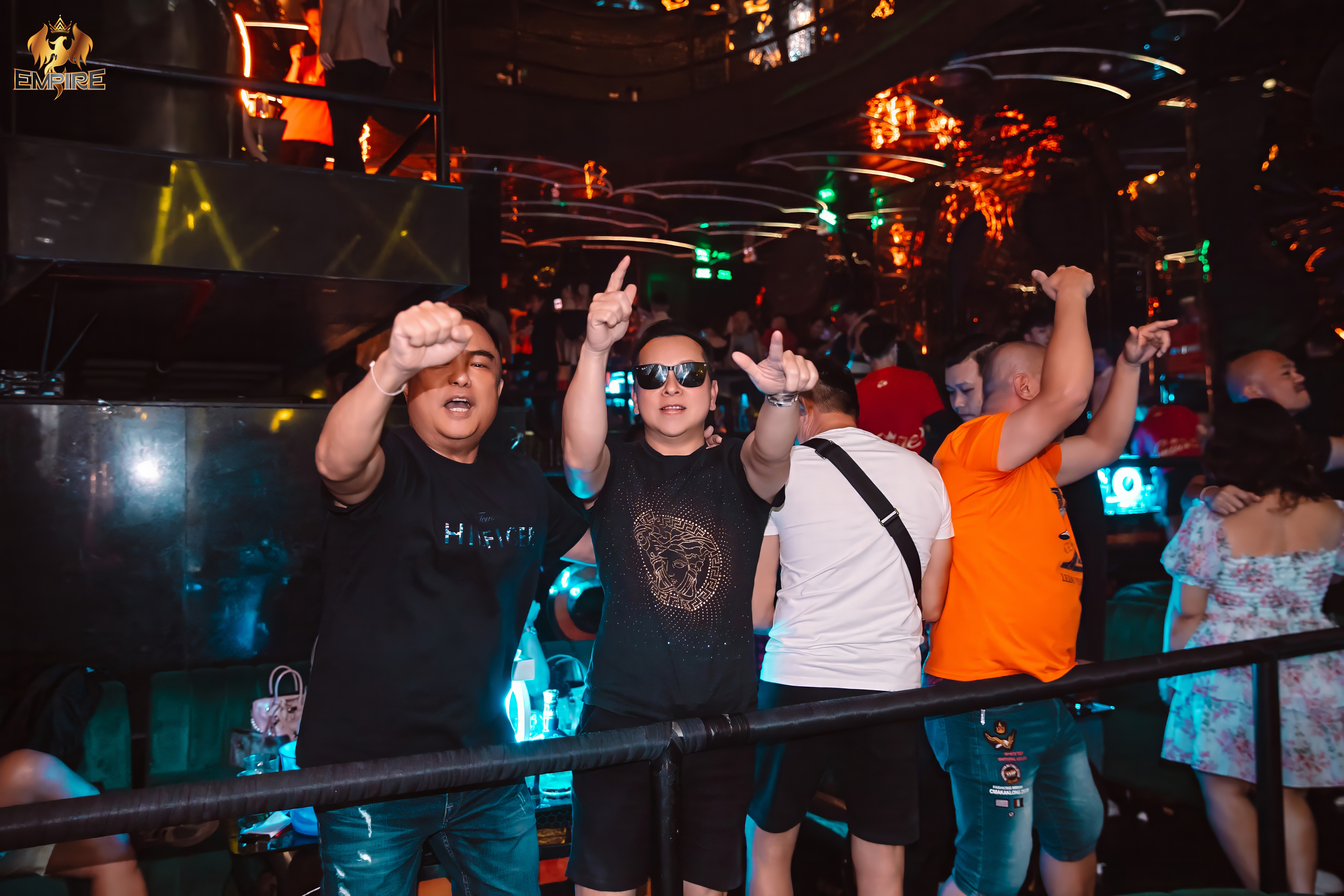 EMPIRE CLUB – LÔI CUỐN BẰNG KHÔNG GIAN, GIỮ CHÂN BẰNG CẢM XÚC