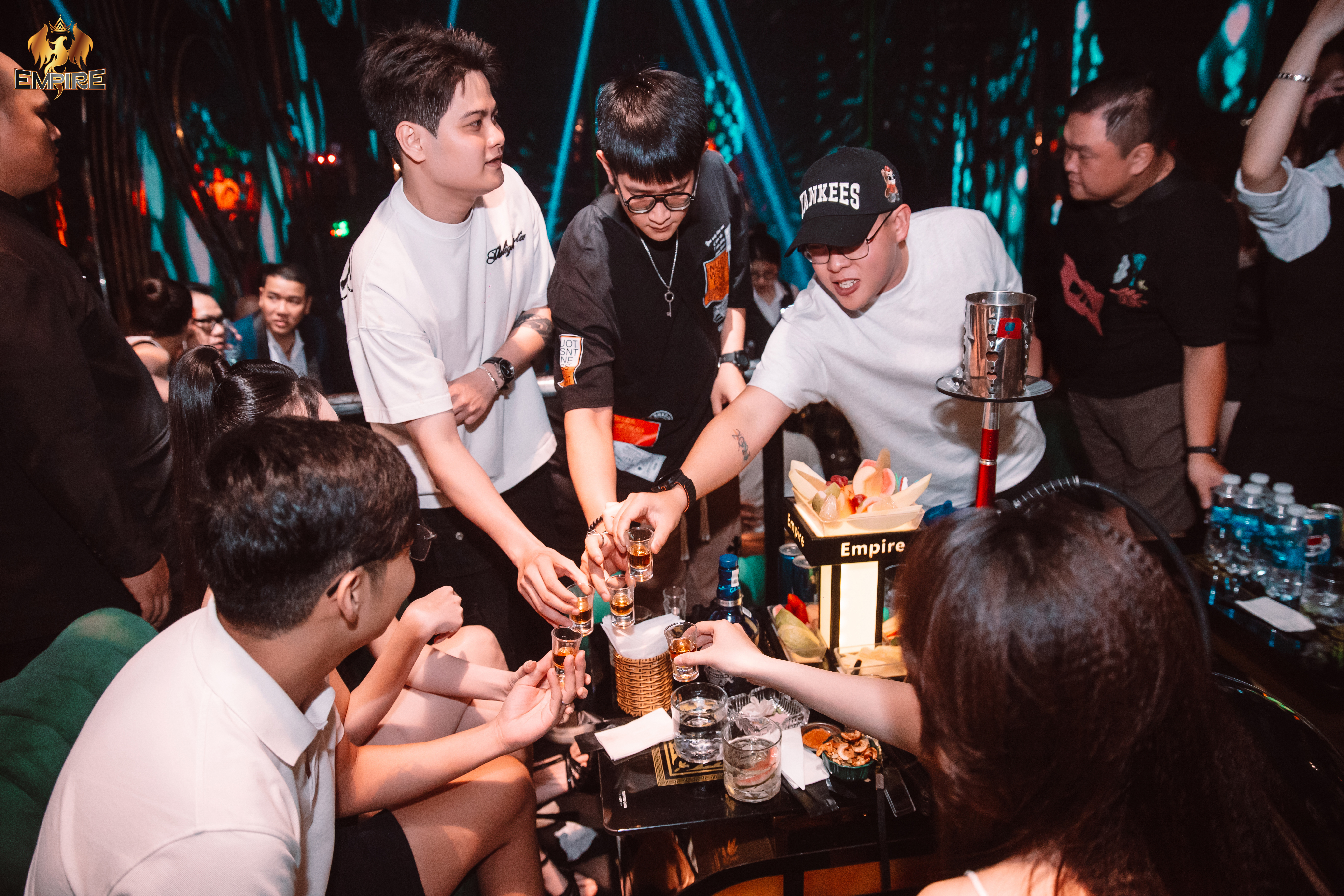 EMPIRE BAR – QUÁN BAR ĐƯỢC CHECK-IN NHIỀU NHẤT MỖI CUỐI TUẦN TẠI TRUNG TÂM QUẬN 1