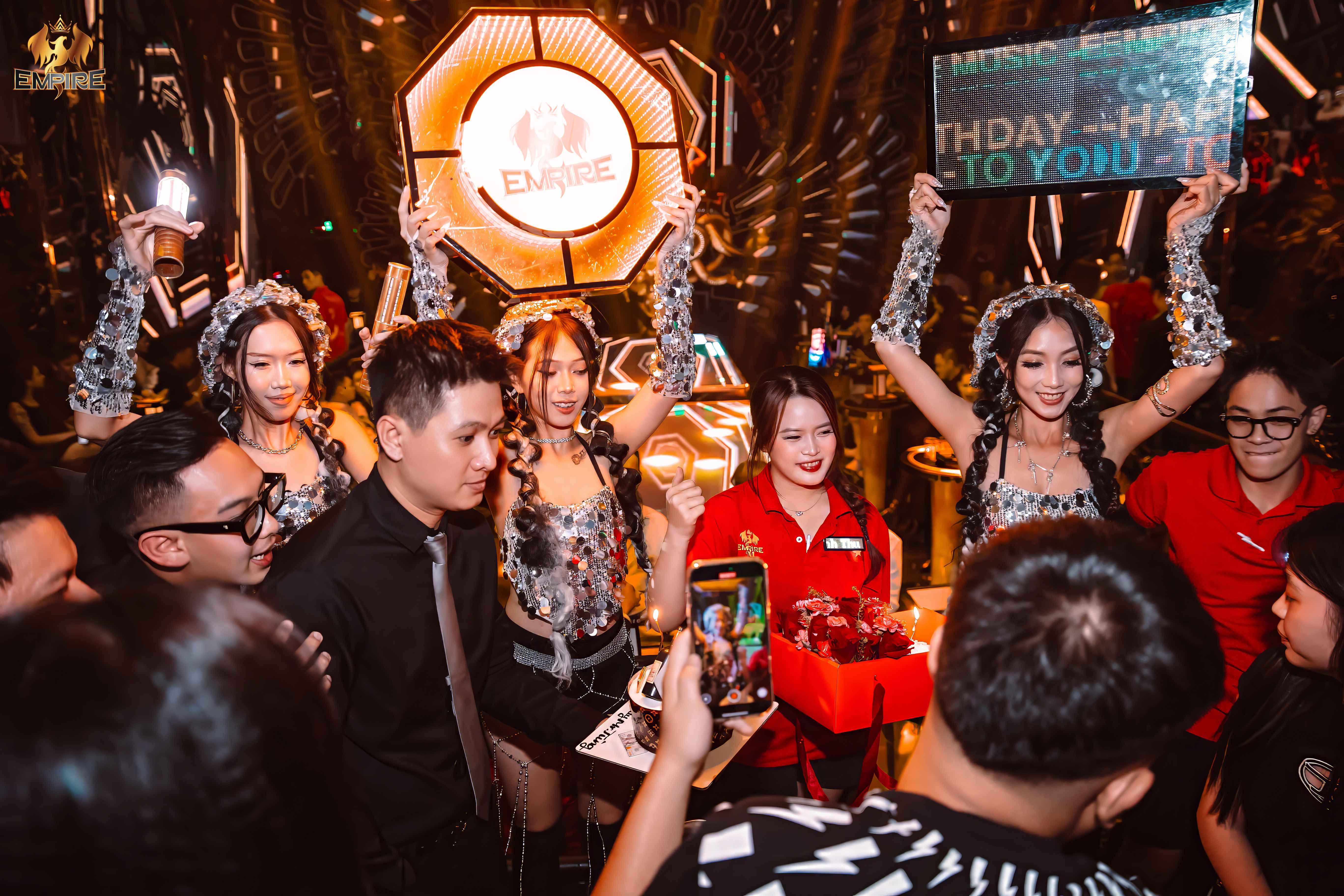 ĐÊM ĐẶC BIỆT, TRẢI NGHIỆM KHÁC BIỆT – CHỈ CÓ TẠI EMPIRE CLUB